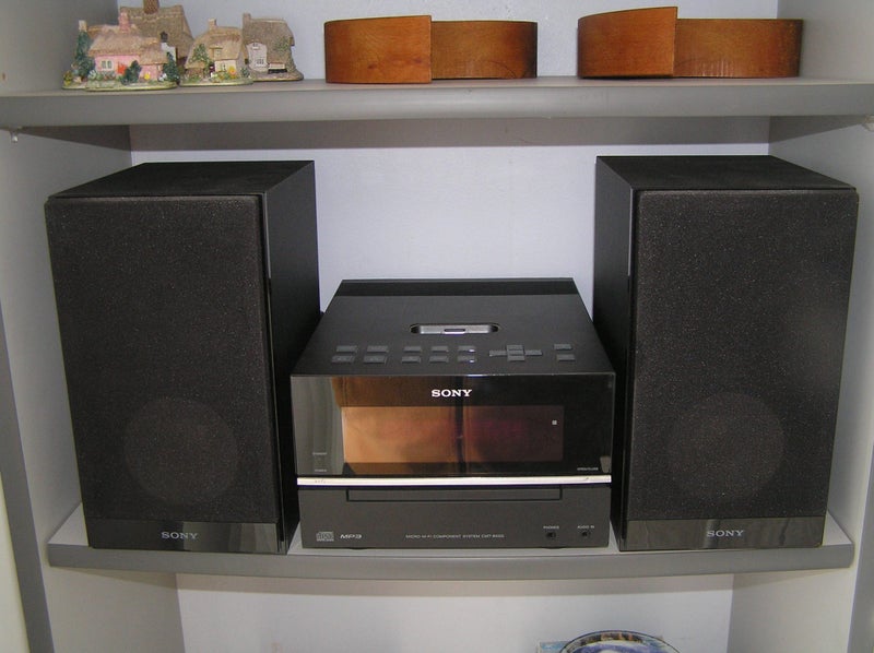 BLACK SONY COMPACT HI FI SYSTEM Carousel 1