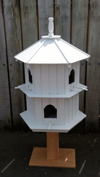 DOVECOTE 6 BERTH (ALL WHITE) Carousel 1