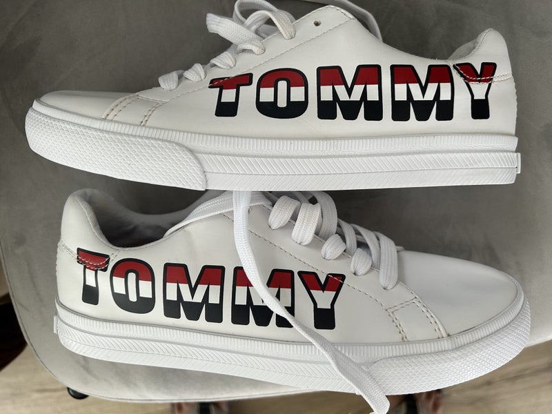 TH girls shoes Carousel 1