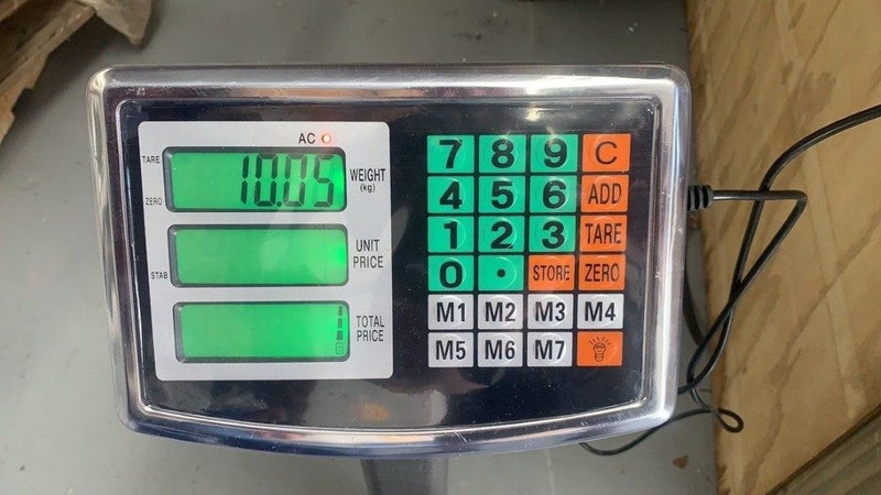 Digital Platform Scale ( Plate: 30cm x 40cm max weight 200kg height 72cm ) Carousel 2