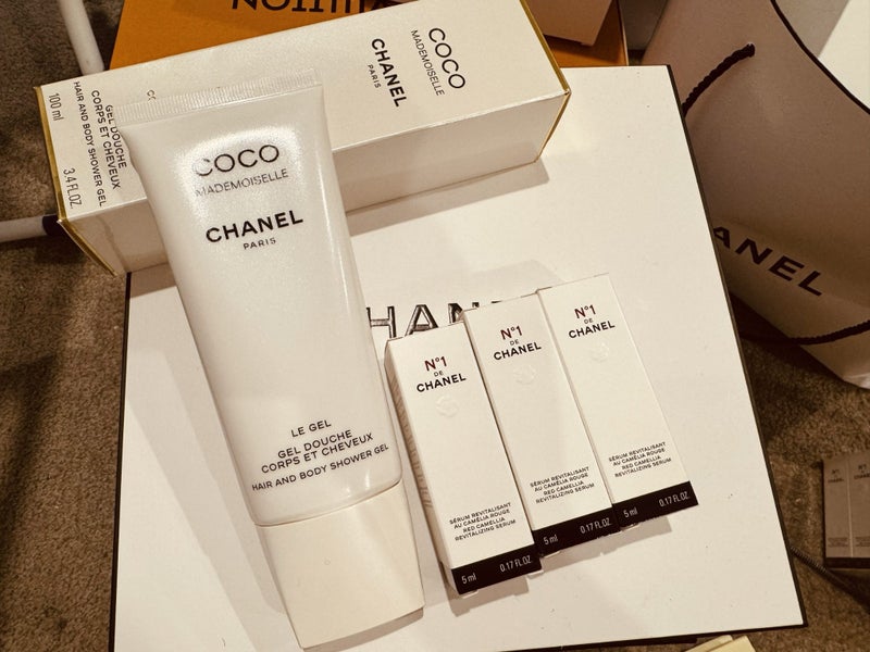 Chanel coco Mademoiselle hair and body shower gel 100ml Carousel 1