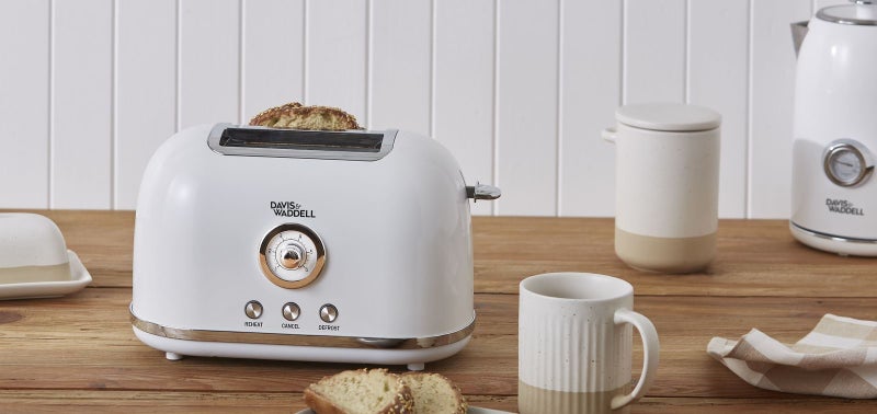 Davis & Waddell: Manor Electric 2 Slice White Toaster Carousel 3