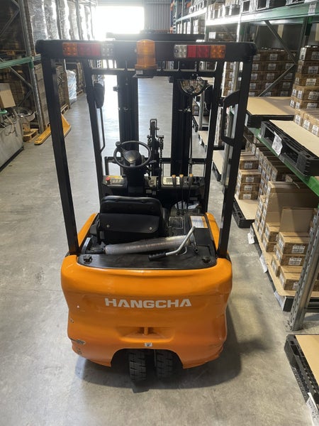Near New Hangcha CPDS18-AC6 Three Wheel Electric Forklift Carousel 2