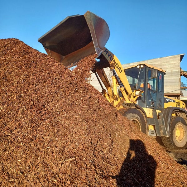 Fine Mulch (1 cubic Metre) Carousel 1