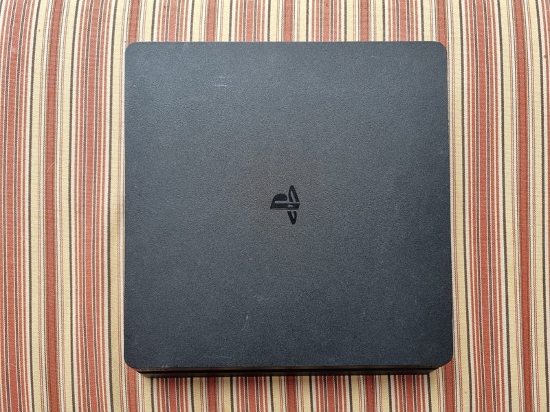 PS4 Slim Console Carousel 3