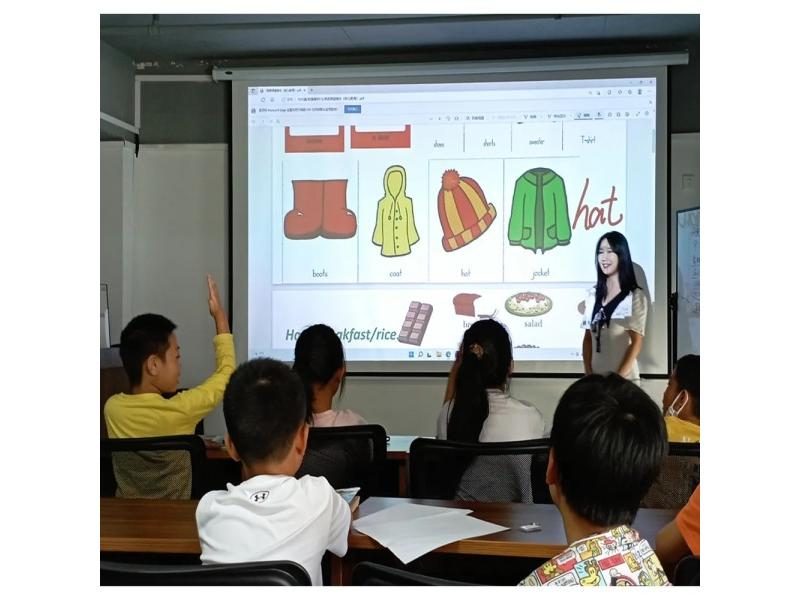 Low Price Interactive Projection Whiteboard Projector Smart Projection Virtual Carousel 2