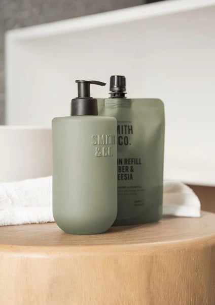 THE AROMATHERAPY CO Smith & Co Hand & Body Lotion Refill - Amber & Freesia Carousel 2