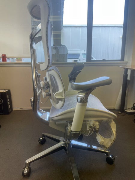 Sihoo AU DORO S300 Ergonomic Chair Light Grey(with footrest) Carousel 2
