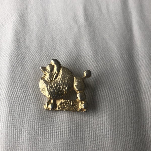 Vintage Giant Poodle Dog Brooch Gold Tone Metal Carousel 1