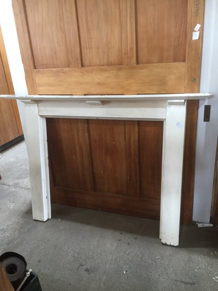 Fireplace Surround - Mahogany From 1920’s Bungalow. Carousel 2