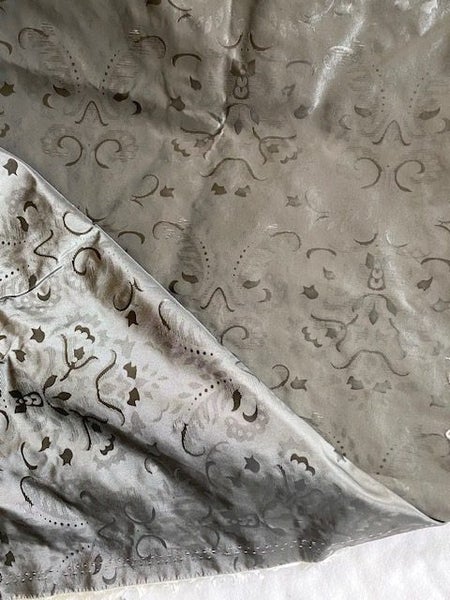 Grey floral patterned windbreaker fabric (1 m) Carousel 1