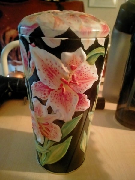 Oriental Lilly flower Tin Carousel 1