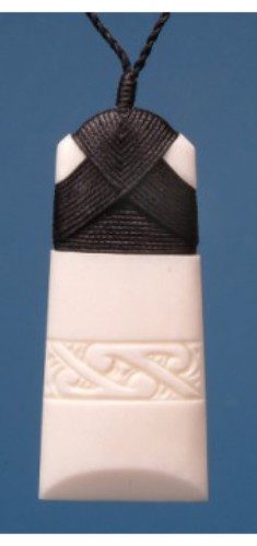 Pendant - Engraved Toki (Medium) - Kiwiana Carousel 1
