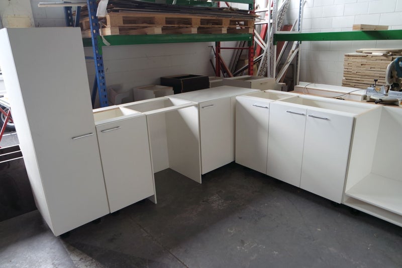 Ex Demo Superior plywood throughout Kitchen starter Carousel 2