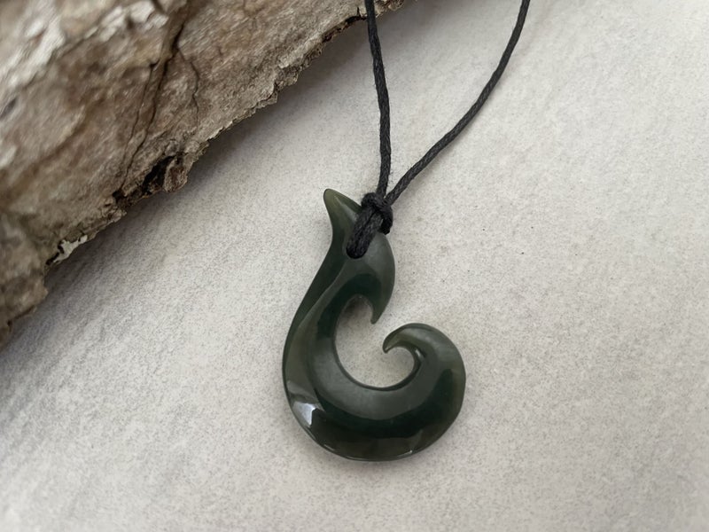 Greenstone Nephrite Jade Maori Hei Matau Fish Hook 36mm E010 Carousel 1