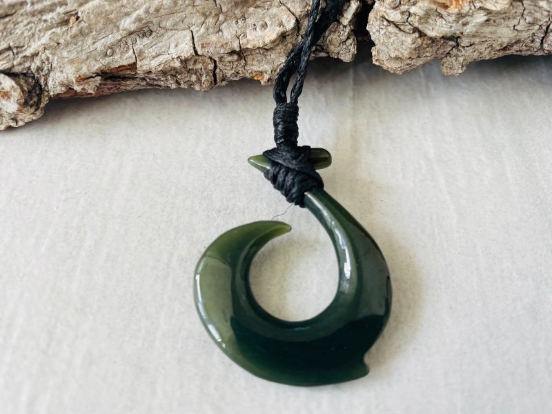 Greenstone Nephrite Jade Maori Hei Matau Fish Hook 39mm NH047 Carousel 1