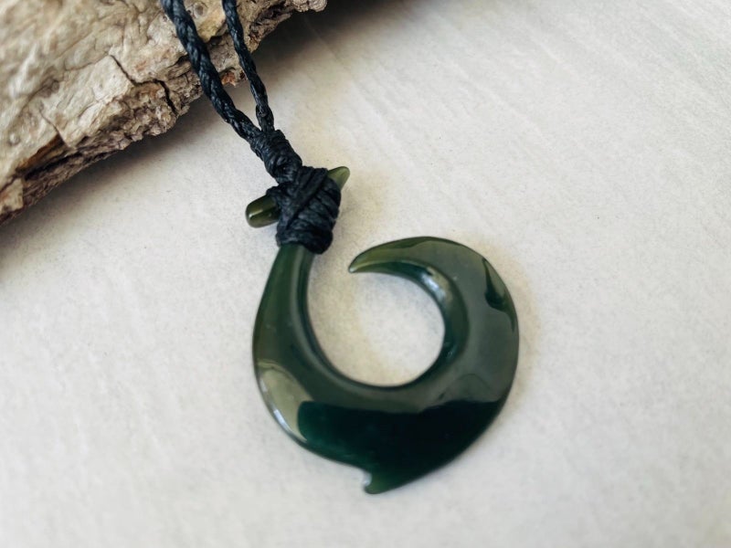 Greenstone Nephrite Jade Maori Hei Matau Fish Hook 39mm NH047 Carousel 2