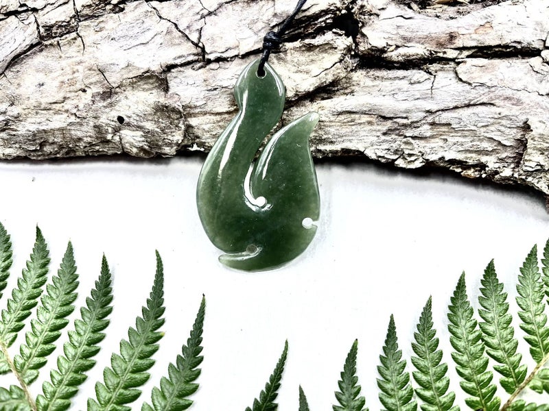 Greenstone Nephrite Jade Maori Hei Matau Fish Hook 53mm E075 Carousel 1