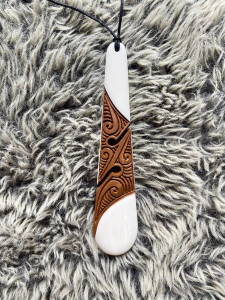 XLARGE ENGRAVED KORU BONE DROP PENDANT Carousel 7