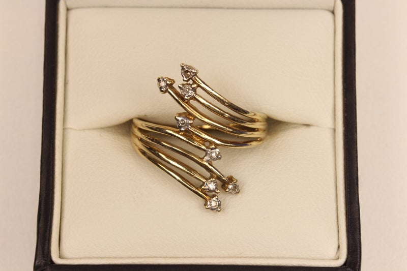9ct Diamond ring Carousel 1