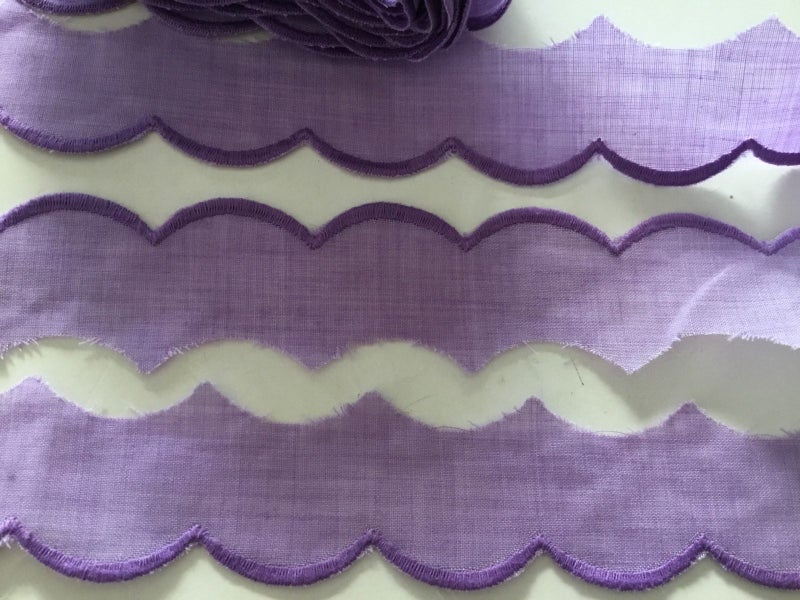 Mauve cotton embroidered edge trim - 8m80cm length x 2cm wide Carousel 2