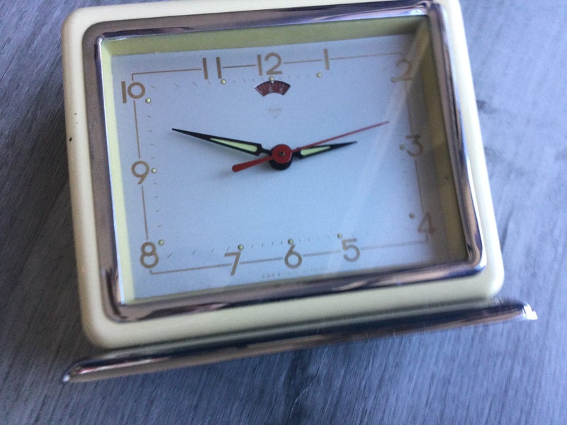 Vintage Diamond Windup Clock With Alarm (China & Working) Carousel 2
