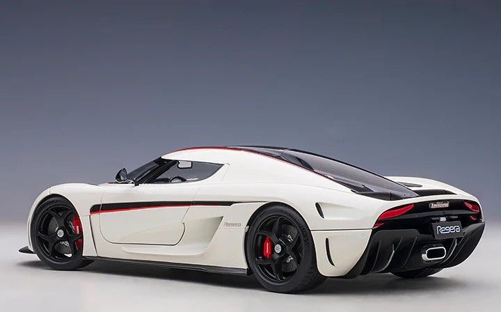AUTOart 79027 1/18 Koenigsegg Regera White Carousel 2