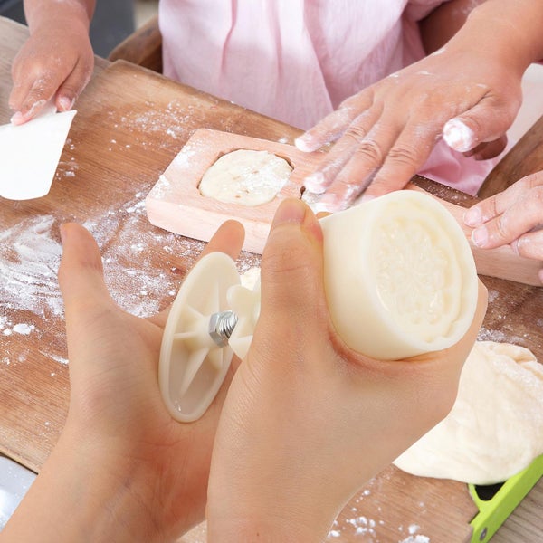 1 Set Of Flower Shaped Mold For Moon Cake Home Bakery Mold Diy Bean Cake Mold F Carousel 2