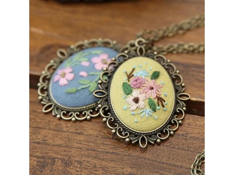 Pastoral Style Embroidery Pendant Kits With Needle Thread For Diy Art Crafts Carousel 2