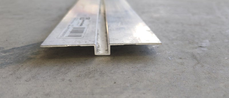 Hardie Aluminium Vertical Joint Flashing 3000mm 305507 Carousel 1