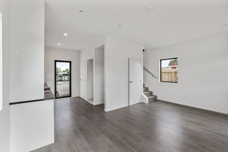12mm Caribbean Oak $35/m2 incl gst & underlay - Laminate Flooring Carousel 2