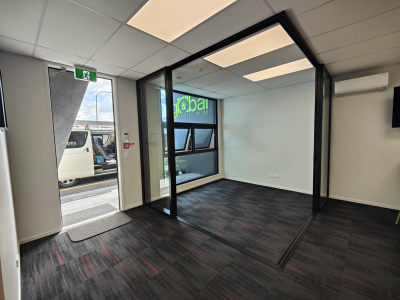 Partitions | Sliding Corner Office | 2.5x2.5mx2.7m Carousel 1