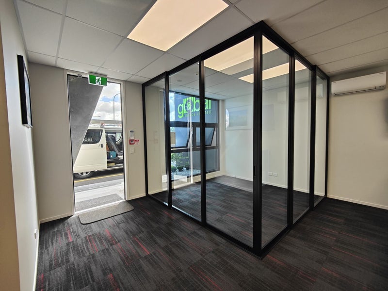 Partitions | Sliding Corner Office | 2.5x2.5mx2.7m Carousel 4