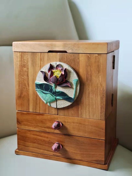 Elegant Wooden Jewelry Box - Organize and Display Your Treasures Carousel 1