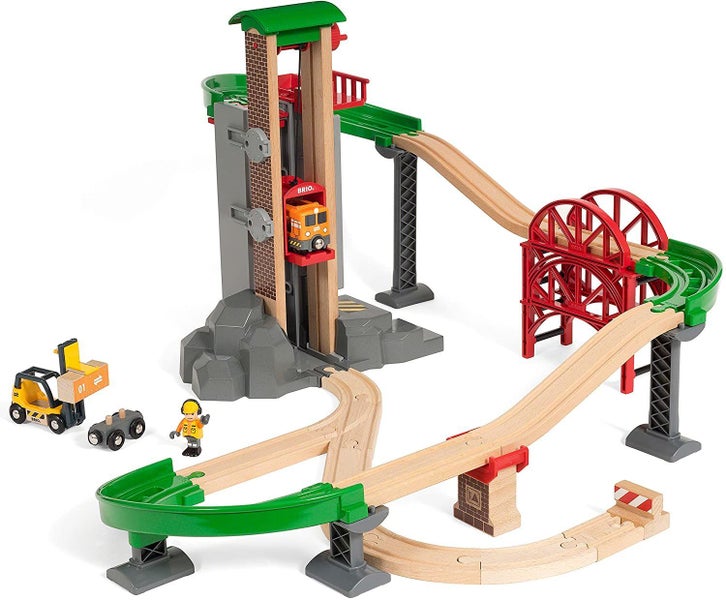 Brio: World - Lift & Load Warehouse Set Carousel 1