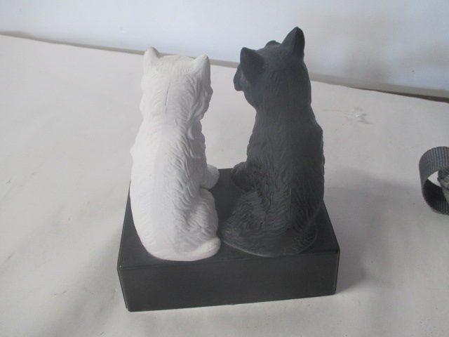 WHISKY,BLACK + WHITE ADVERTISING DOGS Carousel 2