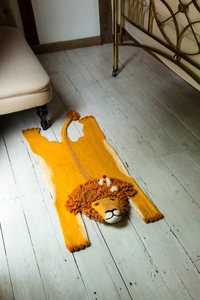 Leopold the Lion Rug Carousel 2