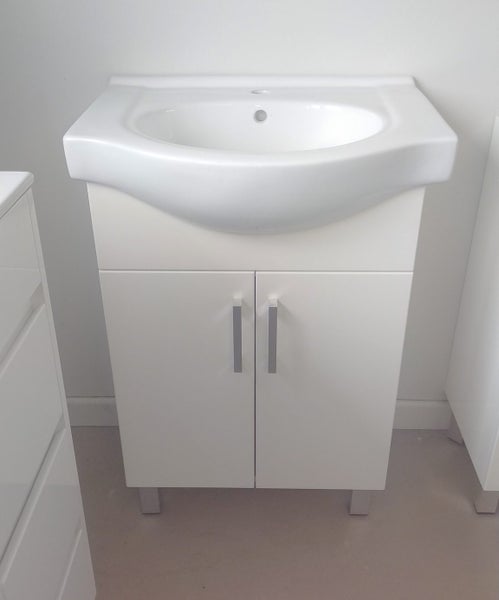 *Brand New* Vanity 600mm Cabinet + Basin Carousel 1