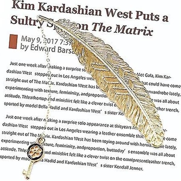 Metal Feather Shaped Bookmark 11.4 * 2.3 Cm Golden Retro Bookmark Shell Key B Carousel 2