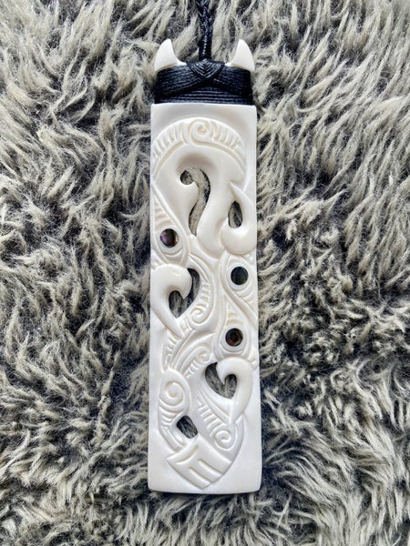 XLARGE TRIPLE MANAIA BONE TOKI PENDANT Carousel 10