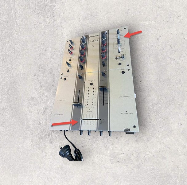 Pioneer DJM-707 DJ Mixer Carousel 1