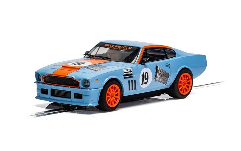 Scalextric C4209 Aston Martin V8 - #19 Gulf Edition (Rikki Cann Racing) Carousel 1