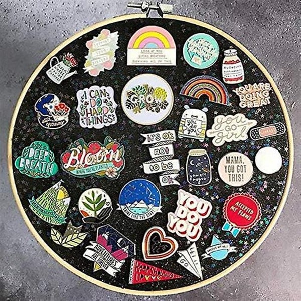 blackbrooch Hanging Wall Display Storage Jewelry Holder Enamel Earrings Neck Carousel 5