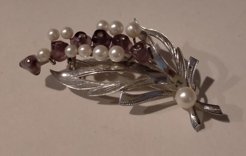 STERLING SILVER & PEARL BROOCH - CLEARANCE SALE Carousel 1
