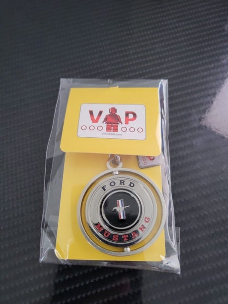 Lego Ford Mustang Key Chain 5005822 Carousel 1