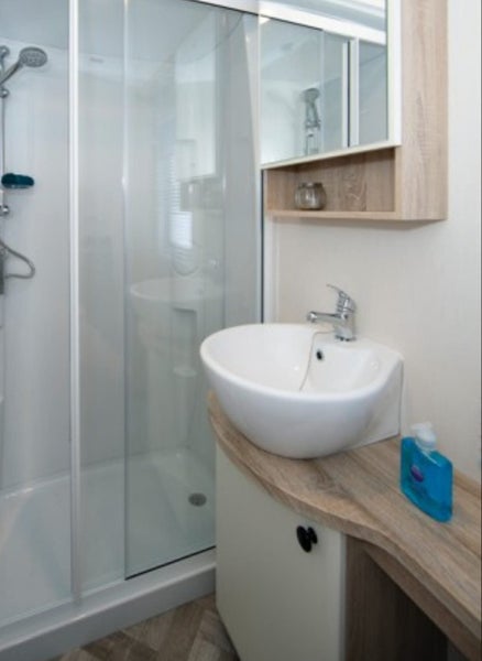 WILLOW FULLY FURNISHED NOT SO TINY ,TINY HOME BRITISH BUILT63798329641601113