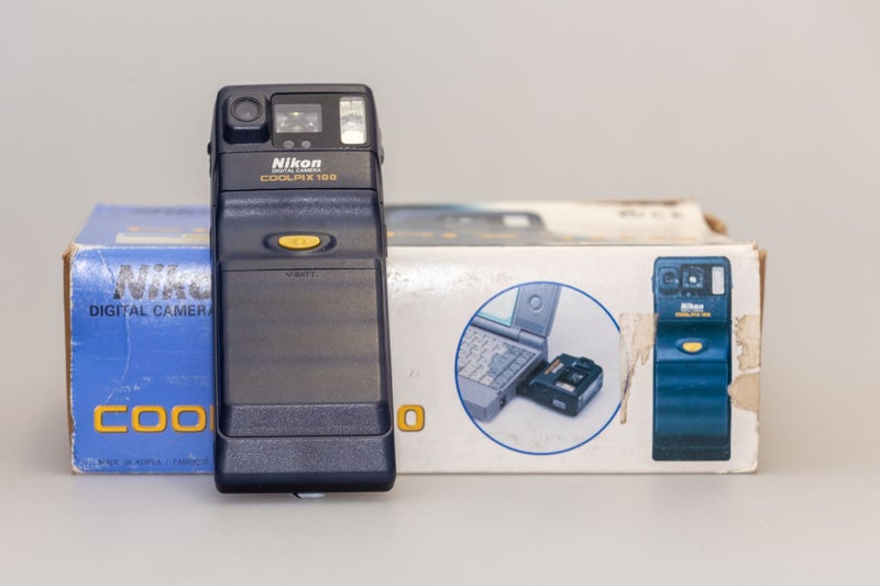 **** NIKON COOLPIX E100 - SUPER RARE - COLLECTORS ITEM **** Carousel 1