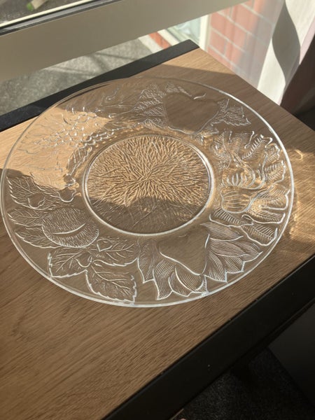 glass dish Carousel 1