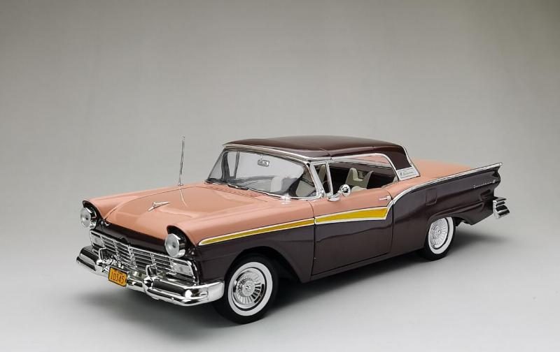 SunStar 1/18 Ford Fairlane 500 Skyliner Silver Mocha/Coral Sand **NEW IN BOX** Carousel 1
