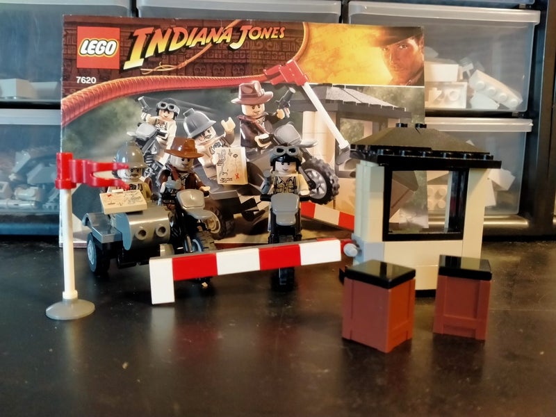 Lego Indiana Jones: Last Crusade: Indiana Jones Motorcycle Chase - 7620 - 2008 Carousel 1